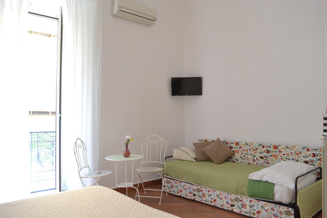 Le Stanze Di Dolly Bed & Breakfast Napoli Eksteriør bilde